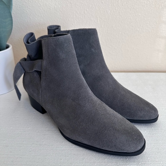 New Aerosoles Crosswalk Gray Suede Ruffled Ankle Booties Women’s 8M - Picture 5 of 14
